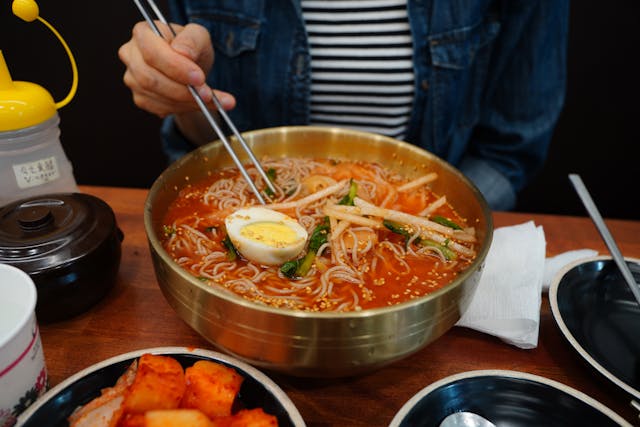 bibim-myeon korean noodle at the market in seoul